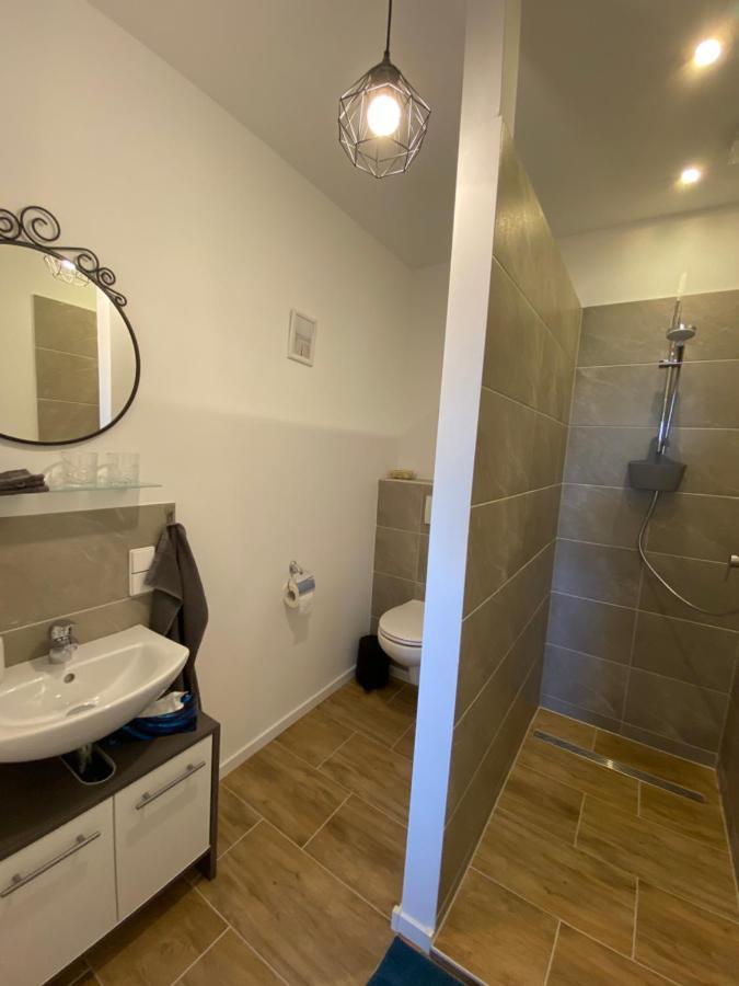 Grosses Doppelzimmer Mit Eigenem Bad Und Kuehlschrank, Frisch Saniert Friedrichskoog Luaran gambar
