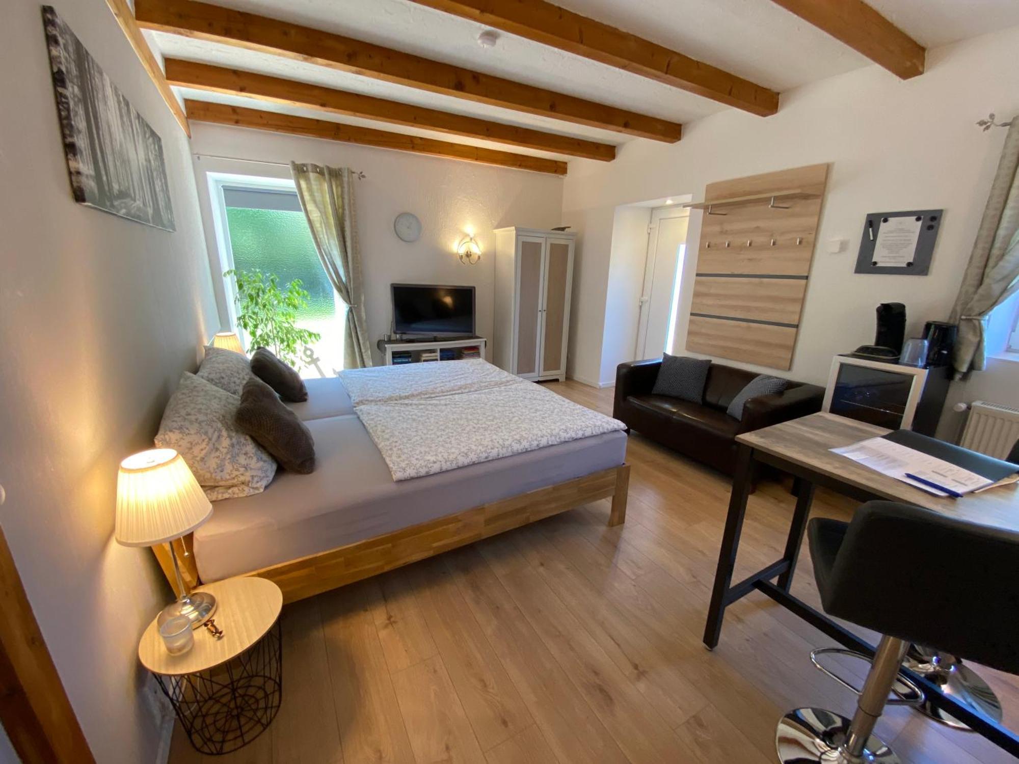 Grosses Doppelzimmer Mit Eigenem Bad Und Kuehlschrank, Frisch Saniert Friedrichskoog Luaran gambar
